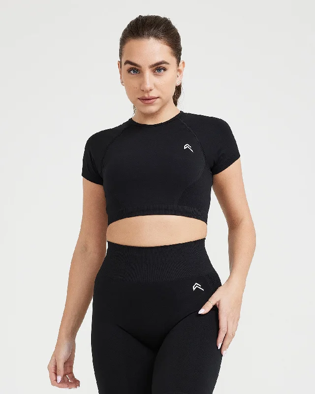 Effortless Seamless Short Sleeve Crop Top | Black