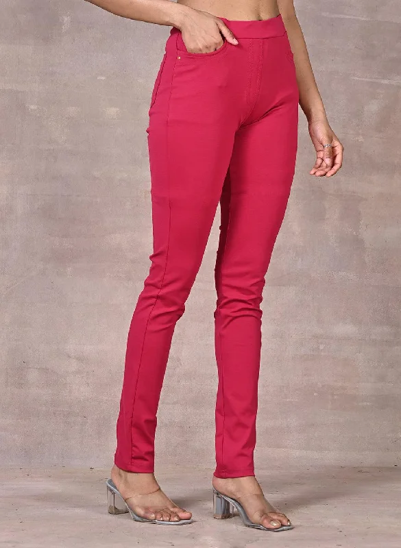 Pink Solid Elastic Jegging with Pocket and Rivets Detailing