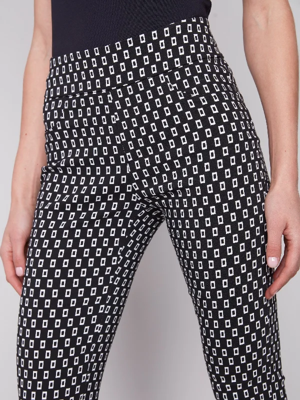 Printed Stretch Pull-On Capri Pants - White Tiles